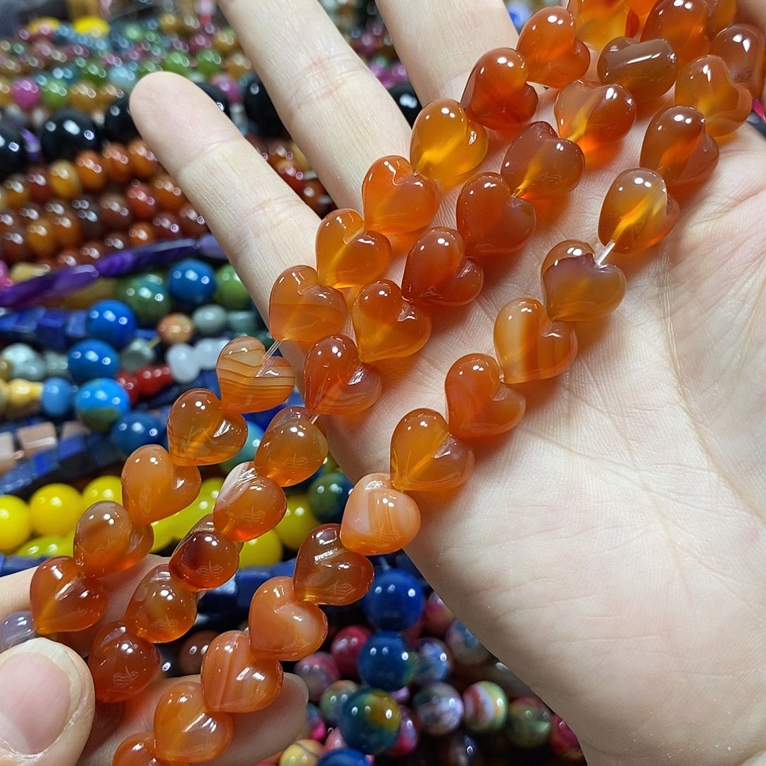 玛瑙/玉髓未镶嵌珠宝半成品红玛瑙屁桃卡12m有15颗