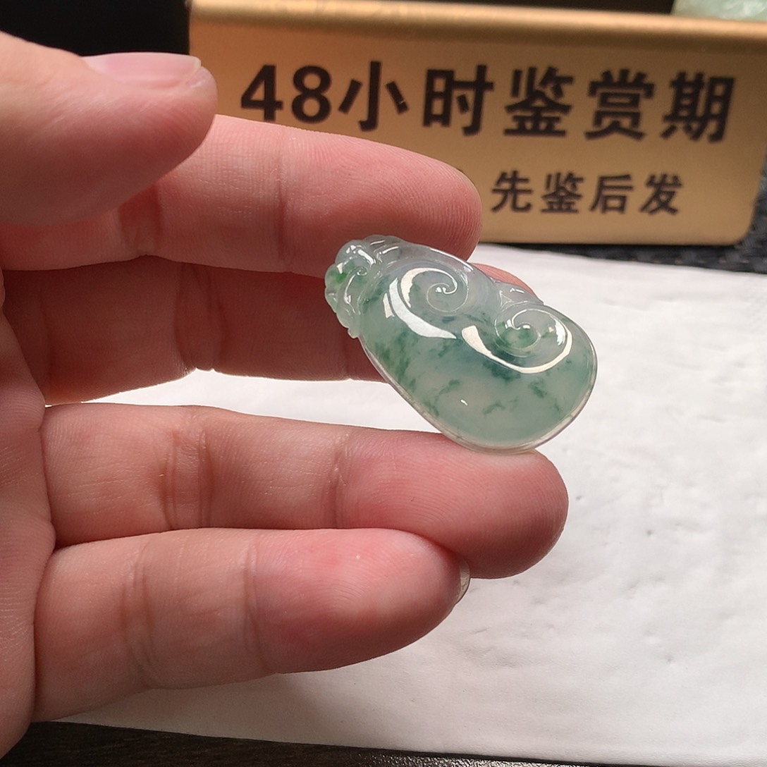 颈饰未镶嵌翡翠如意