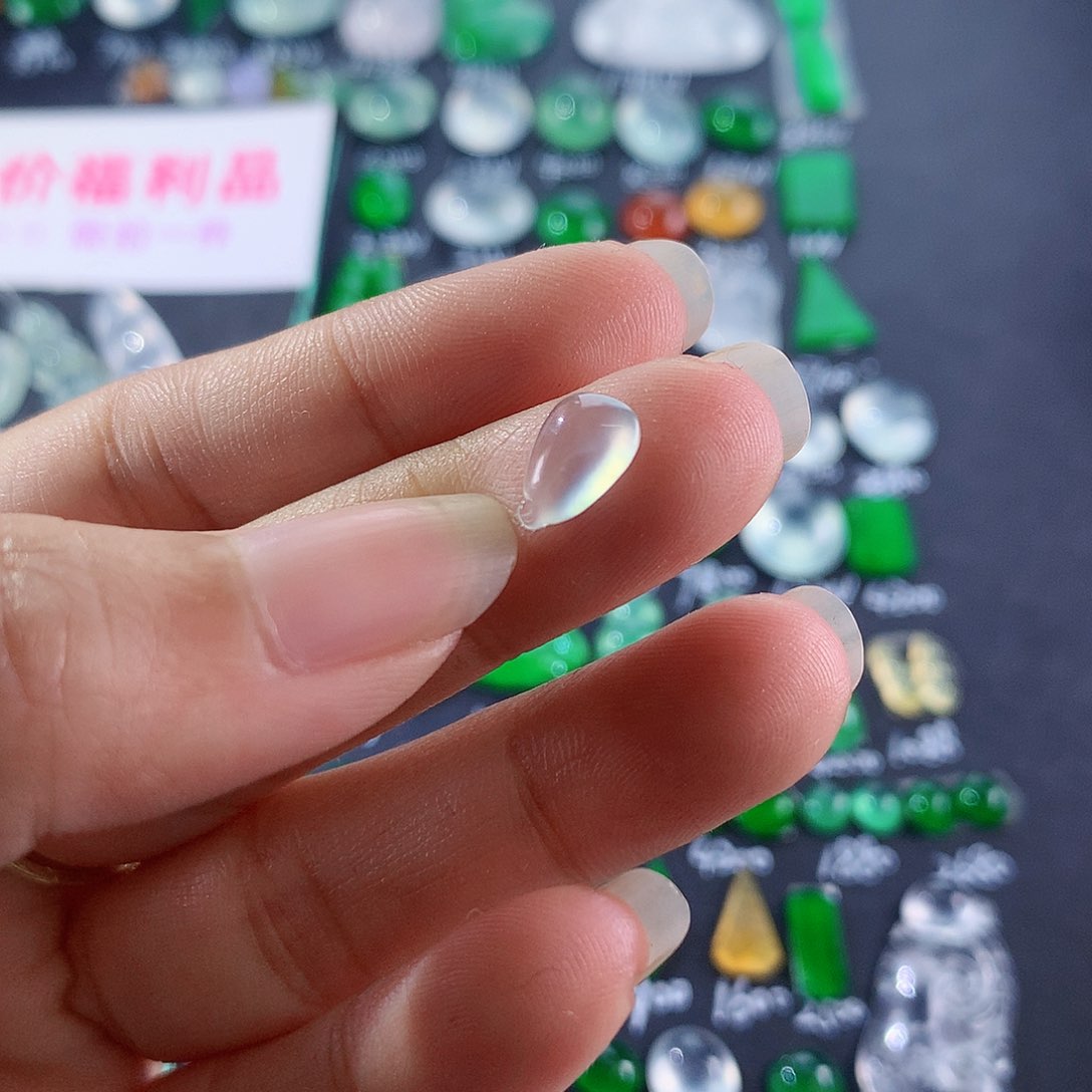 【闪购商品】翡翠颈饰未镶嵌小冰瓜