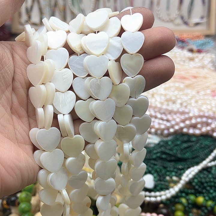 玛瑙/玉髓珠宝半成品未镶嵌一条白贝爱心珠