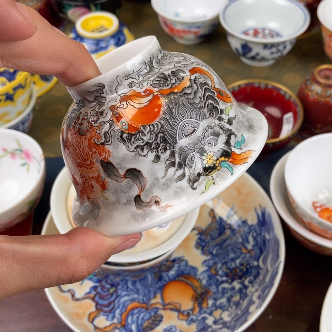 陶瓷艺术家的作品是一种