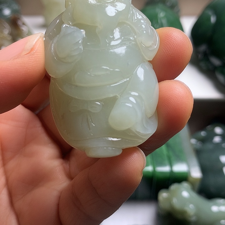 允***儿和田玉未镶嵌颈饰