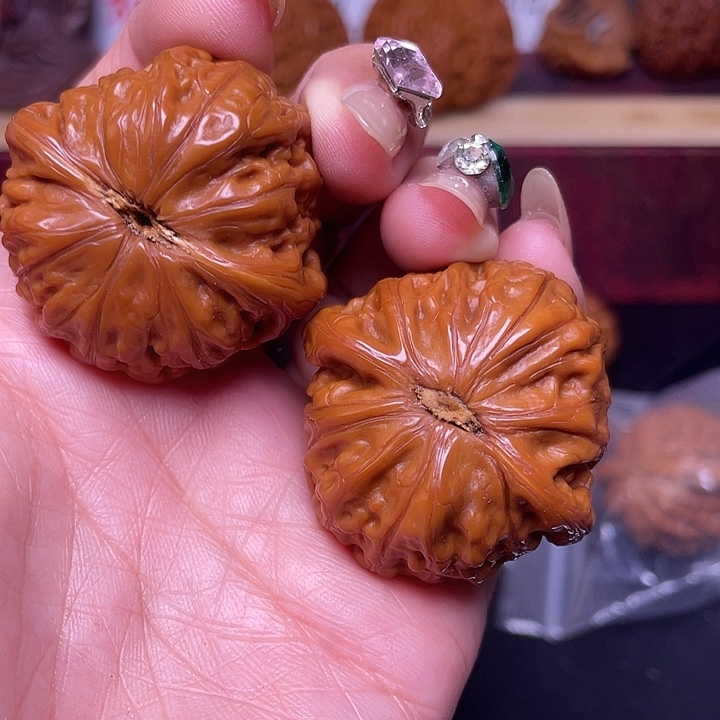 用***6桃核吊坠铁锤福利