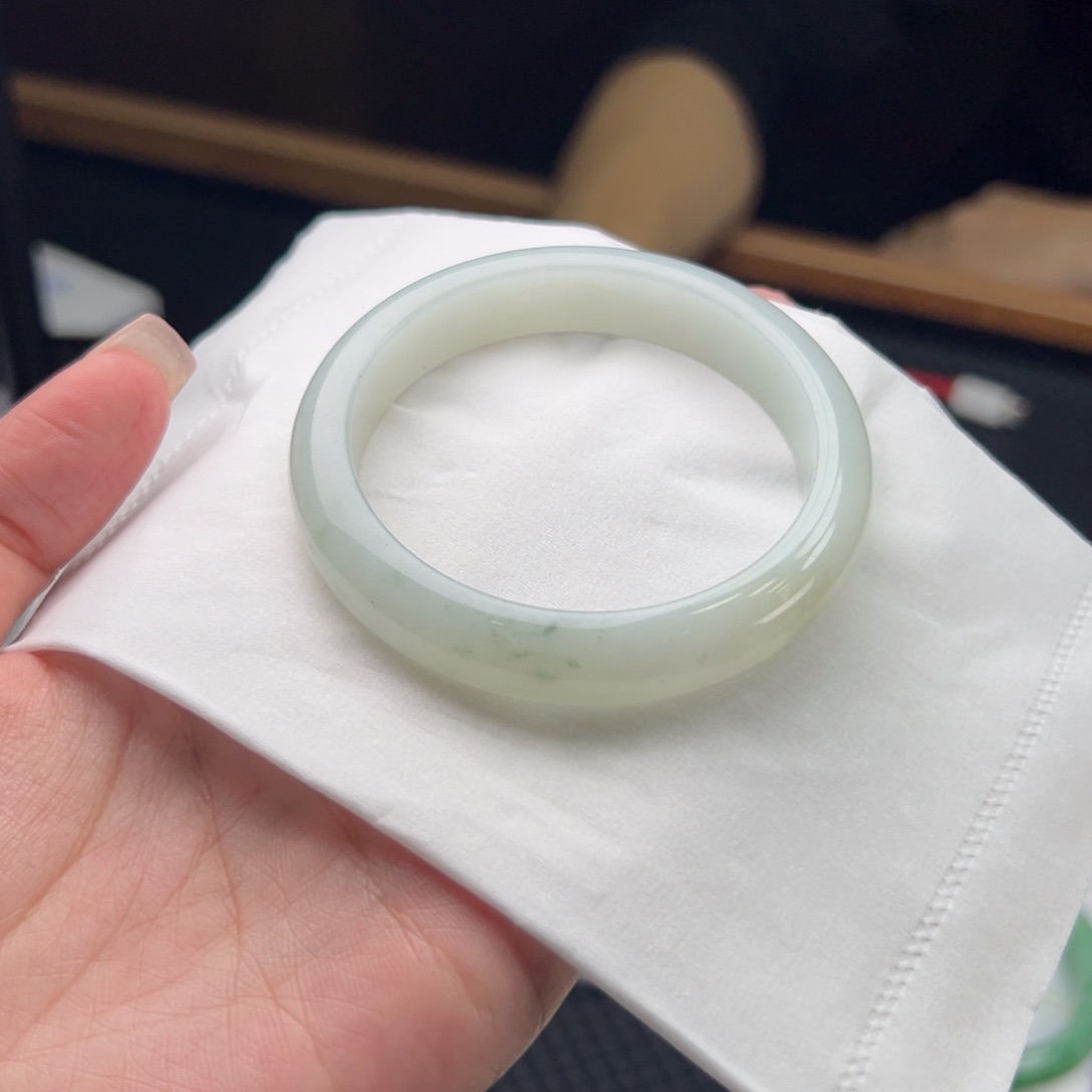 翡翠手镯未镶嵌手镯54