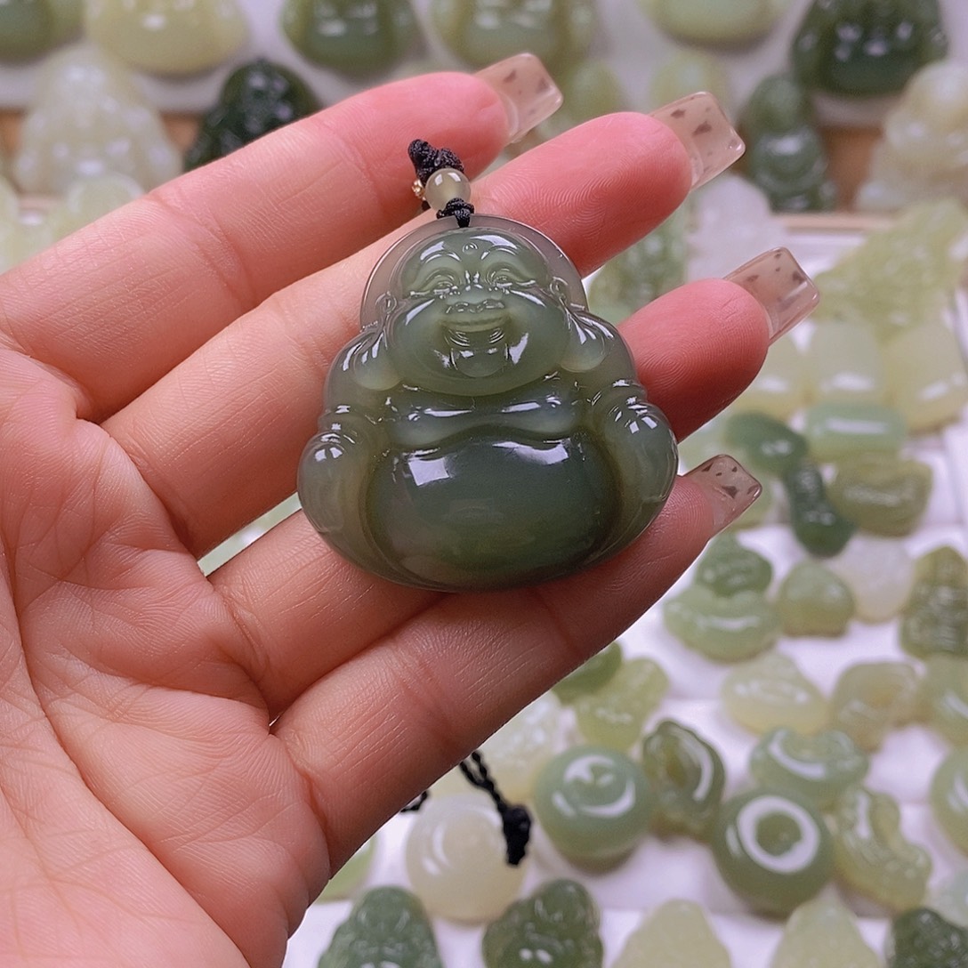 上***水和田玉未镶嵌颈饰