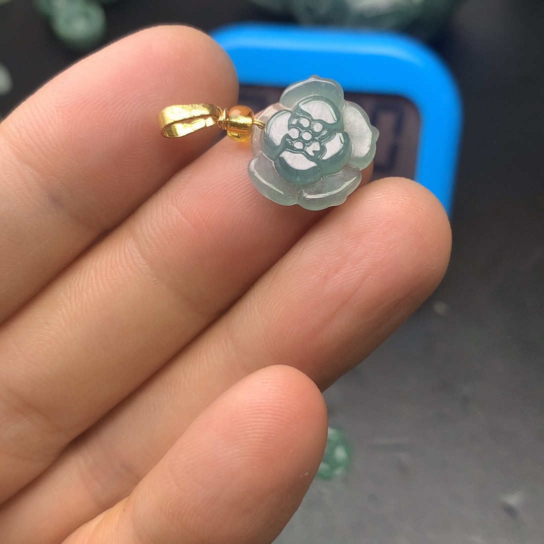 翡翠未镶嵌颈饰翡翠首饰和翡翠