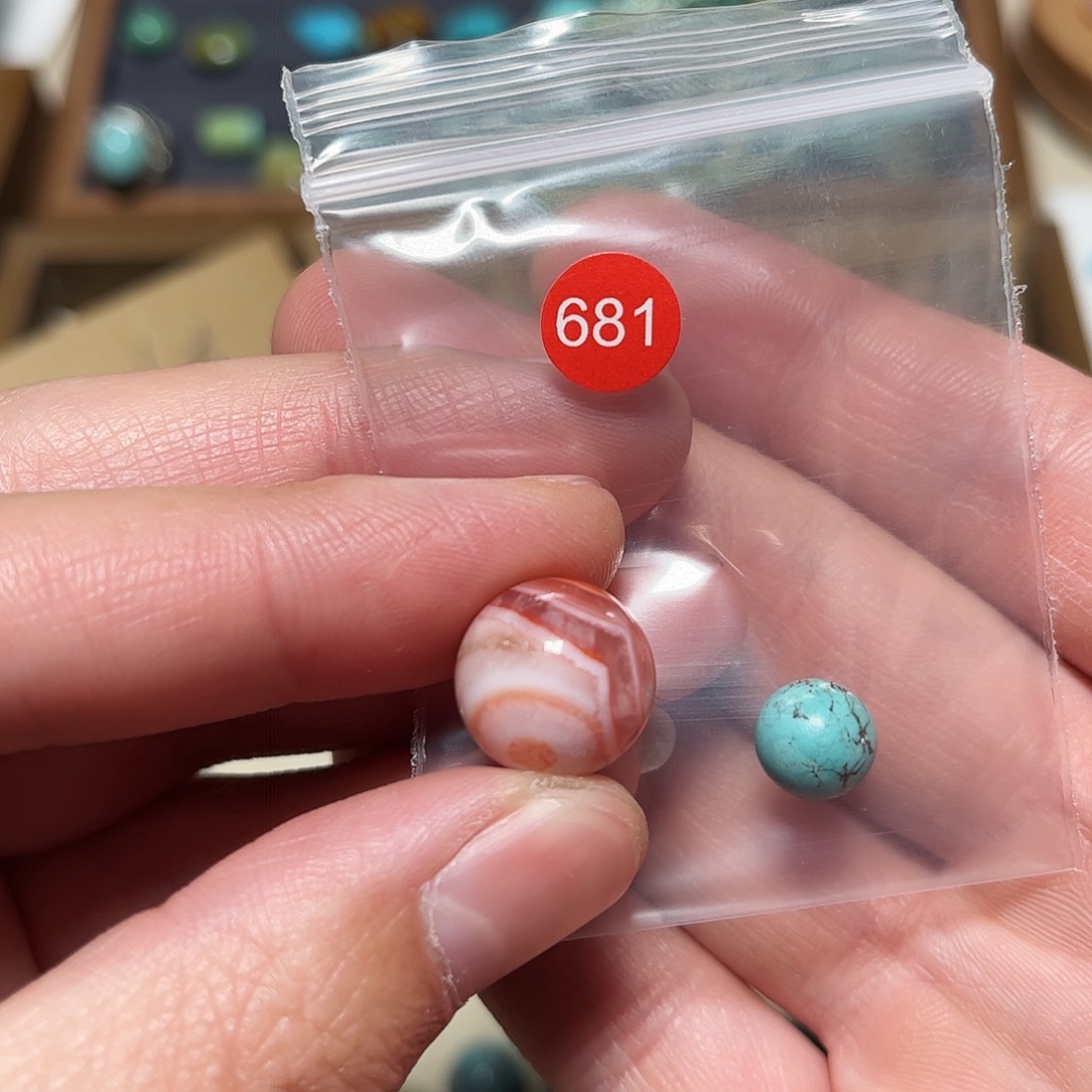 日***生南红玛瑙未镶嵌珠宝奇石