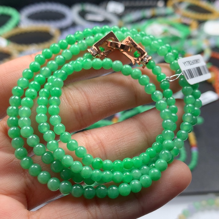 翡翠手镯未镶嵌哦*噶卡