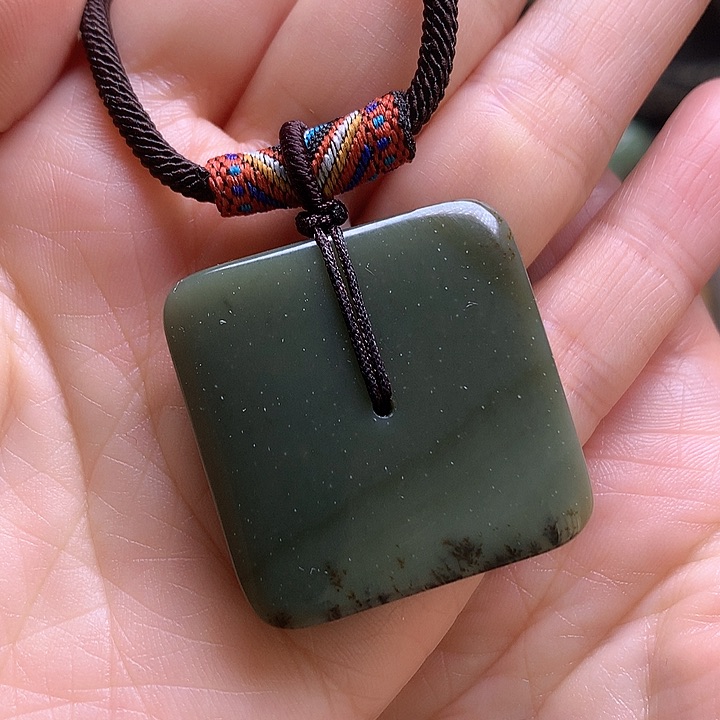 岫岩河磨玉（透闪石质玉）挂件未镶嵌