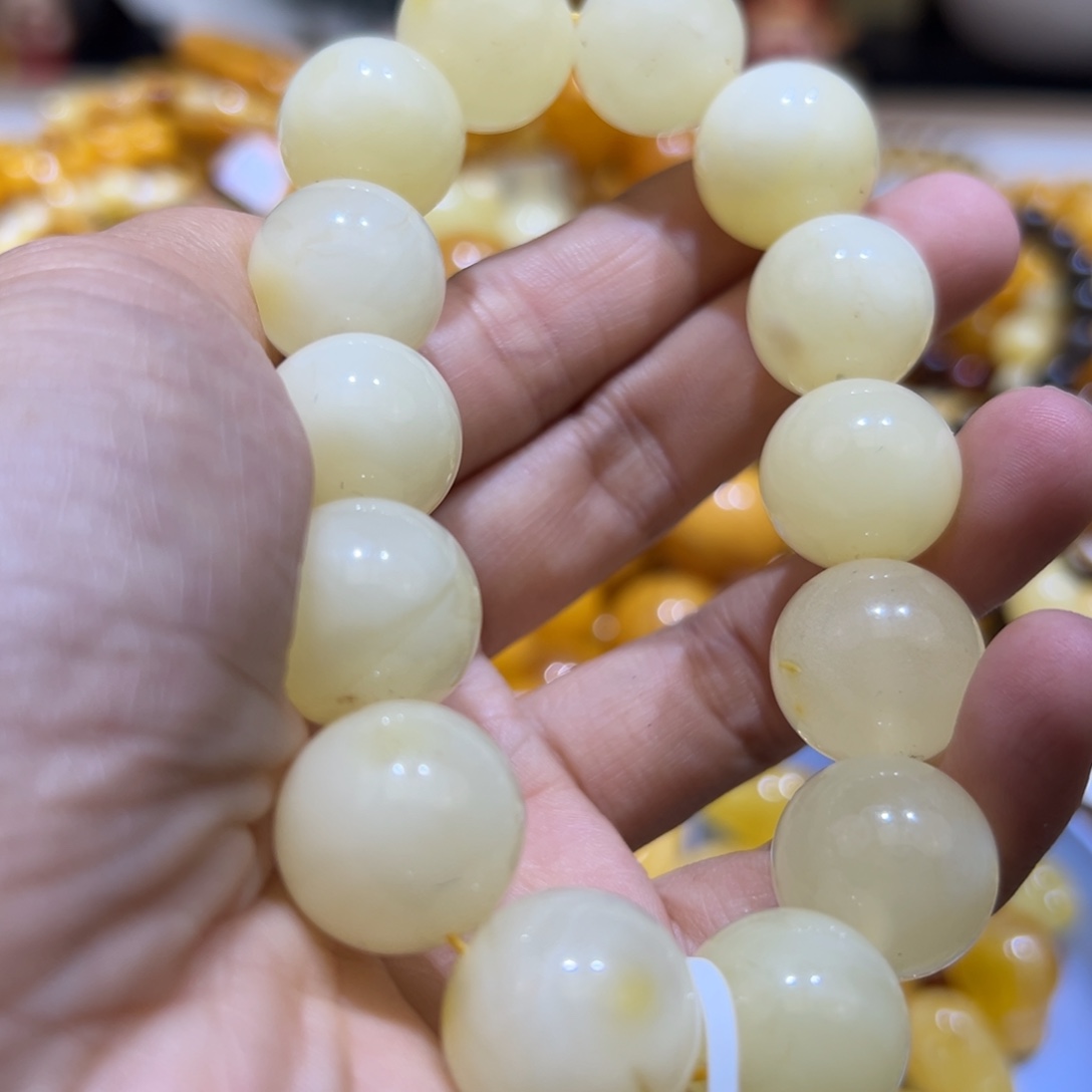 琥珀珠宝奇石未镶嵌