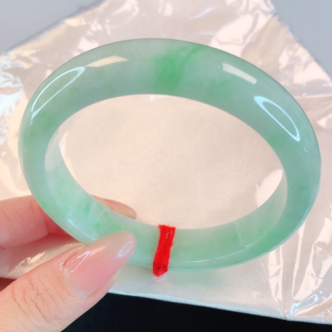 翡翠手镯未镶嵌1085翡翠