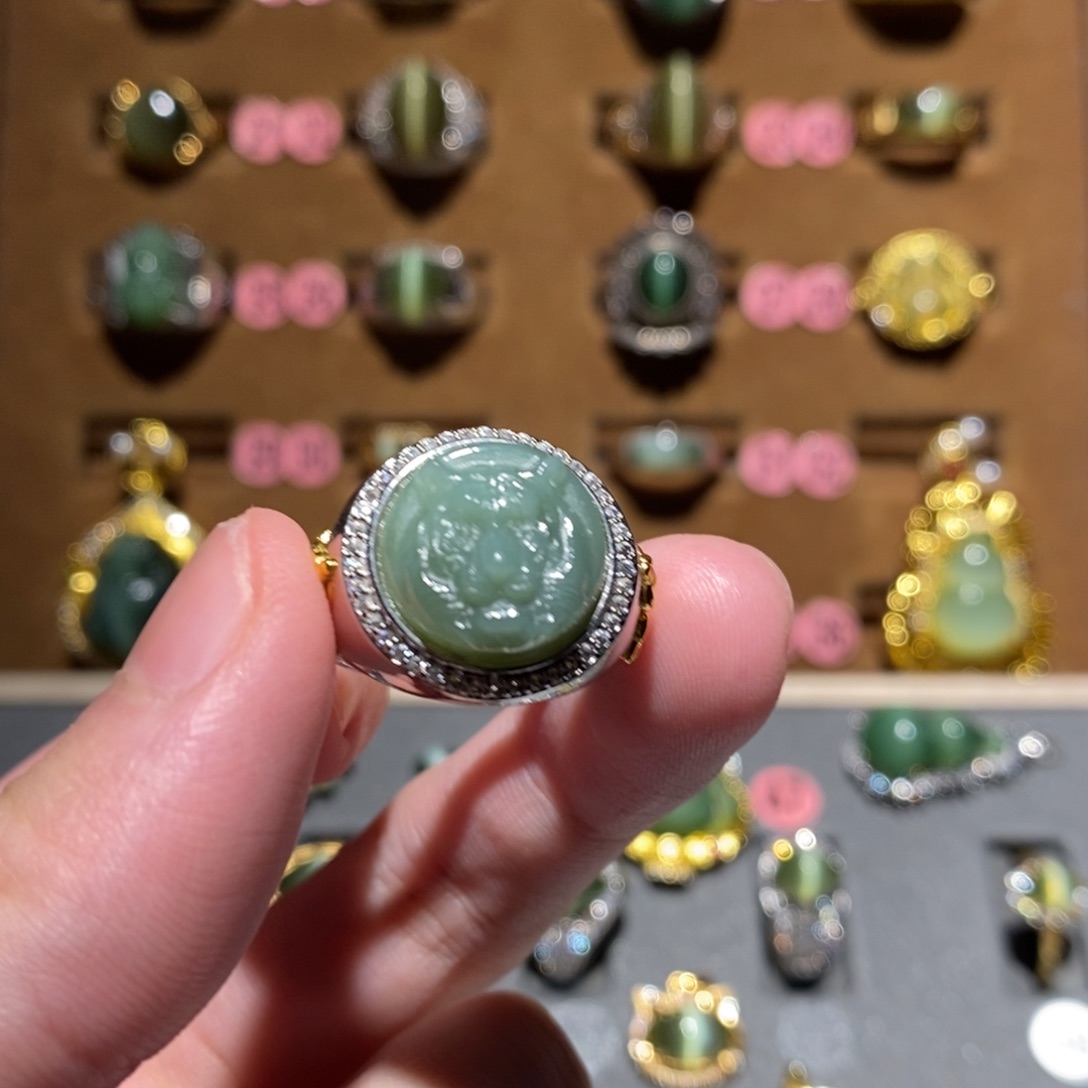 和田玉未镶嵌戒指