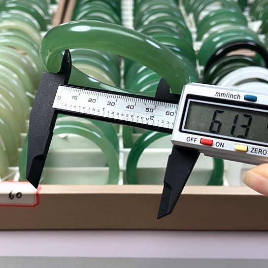 未镶嵌手镯东陵石