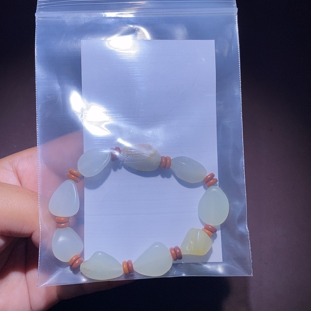贞***销颈饰未镶嵌和田玉