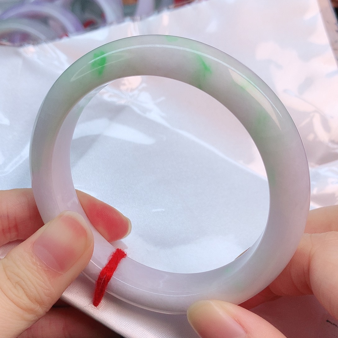 翡翠手镯未镶嵌8411？d g h