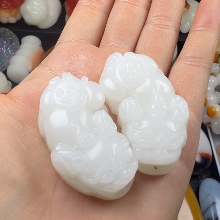 新疆戈壁五彩石金丝