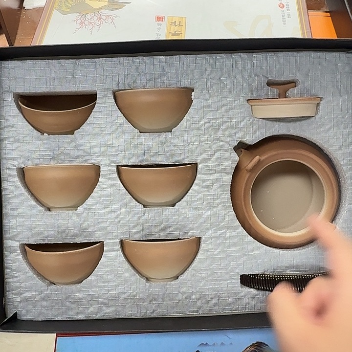 孤品茶具套装等。           