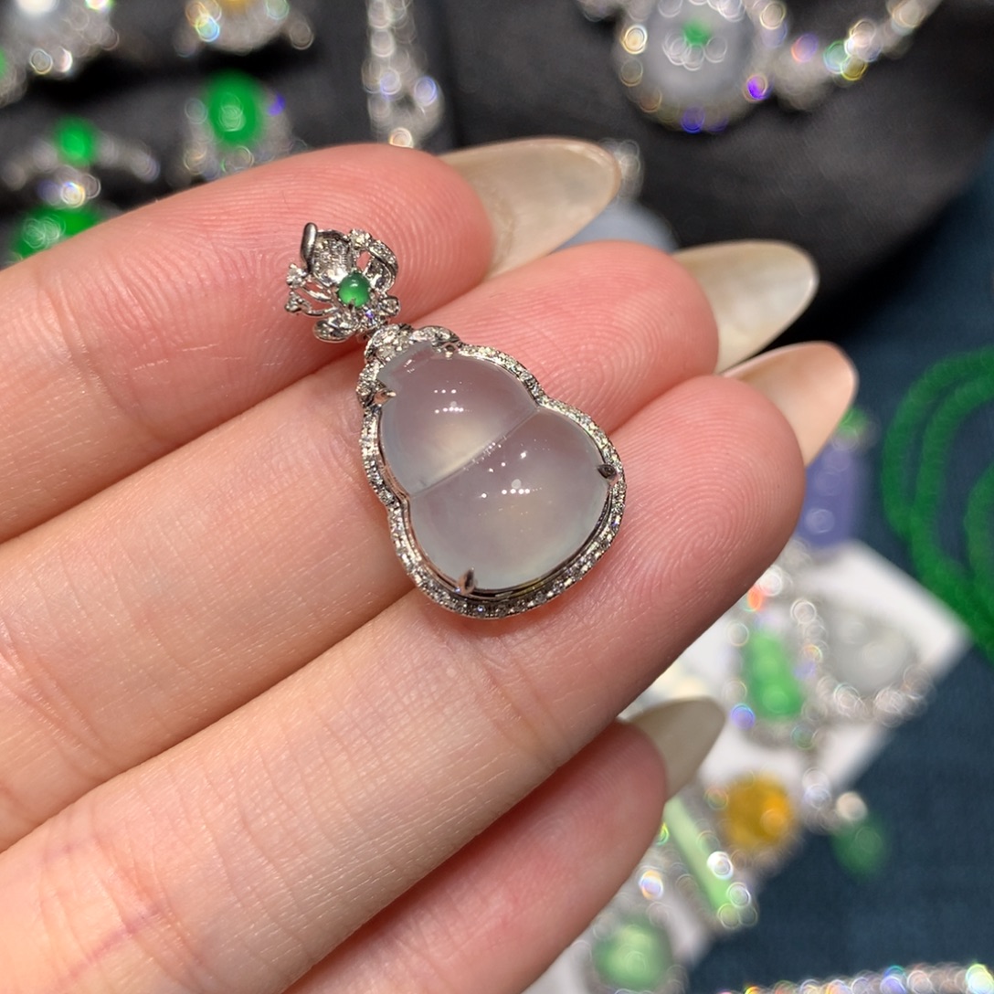 翡翠18K金镶嵌吊坠(赠链)冰葫芦吊坠