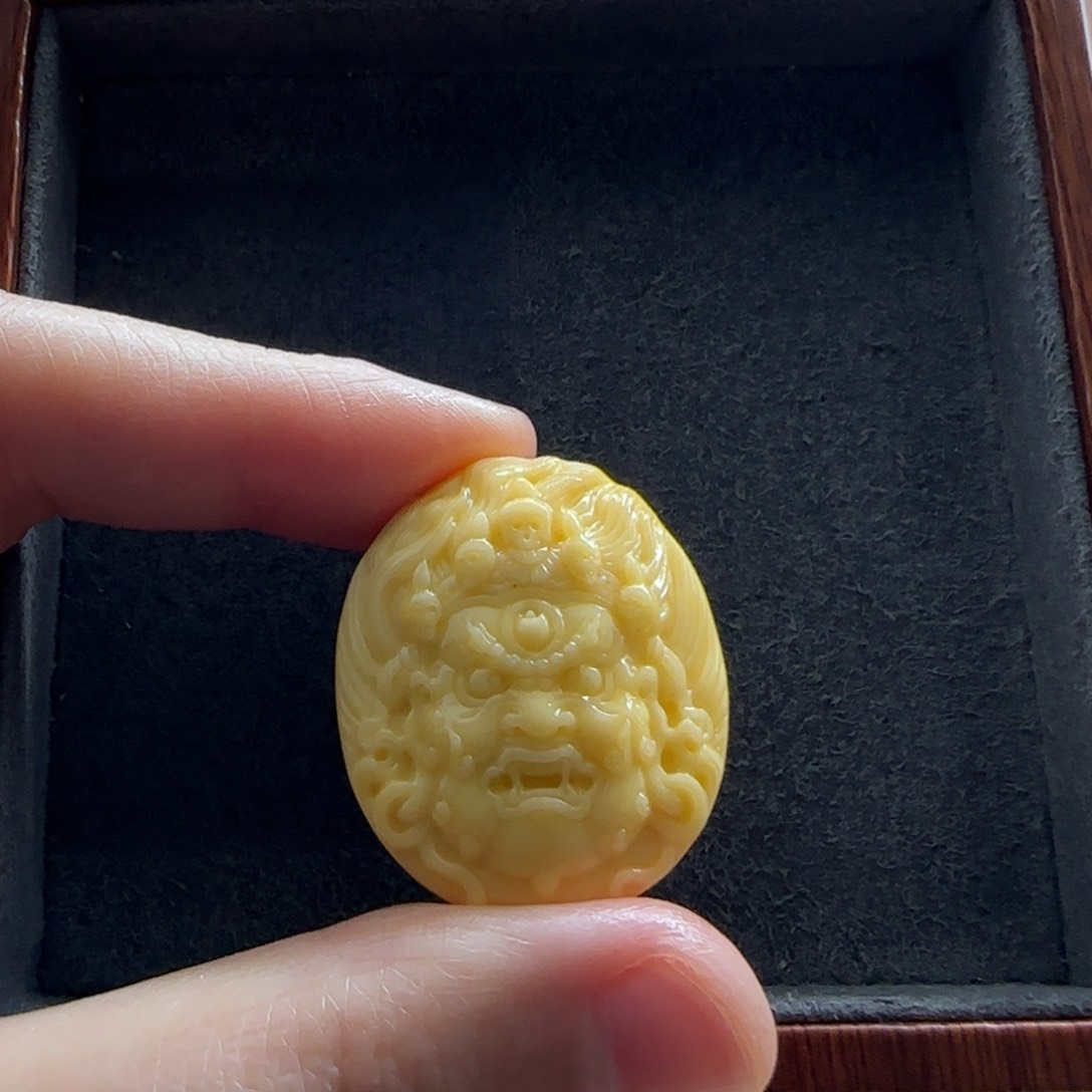 石英质玉（缅黄）配饰未镶嵌