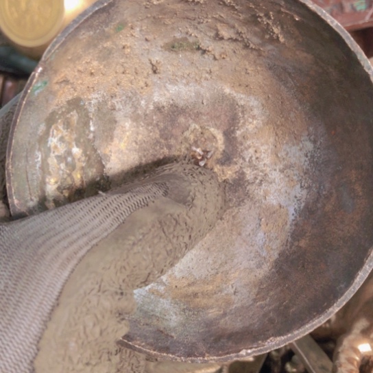 大***u闪电购铜摆件工艺品