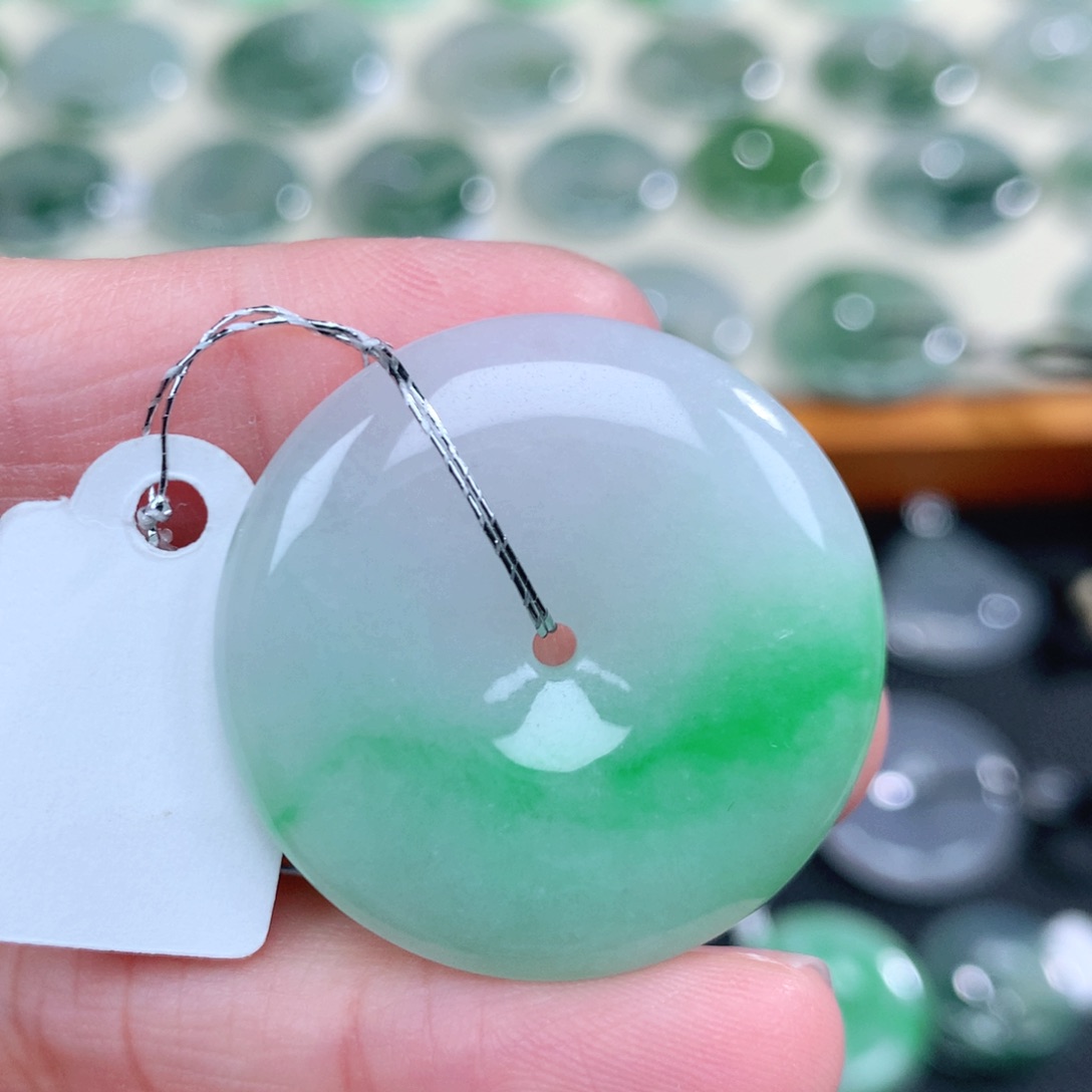 翡翠未镶嵌吊坠(不含链)32-6.0