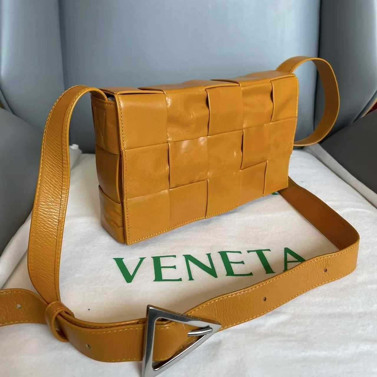 BOTTEGA VENETA/葆蝶家 单肩包 单肩包 mx8136/2507
