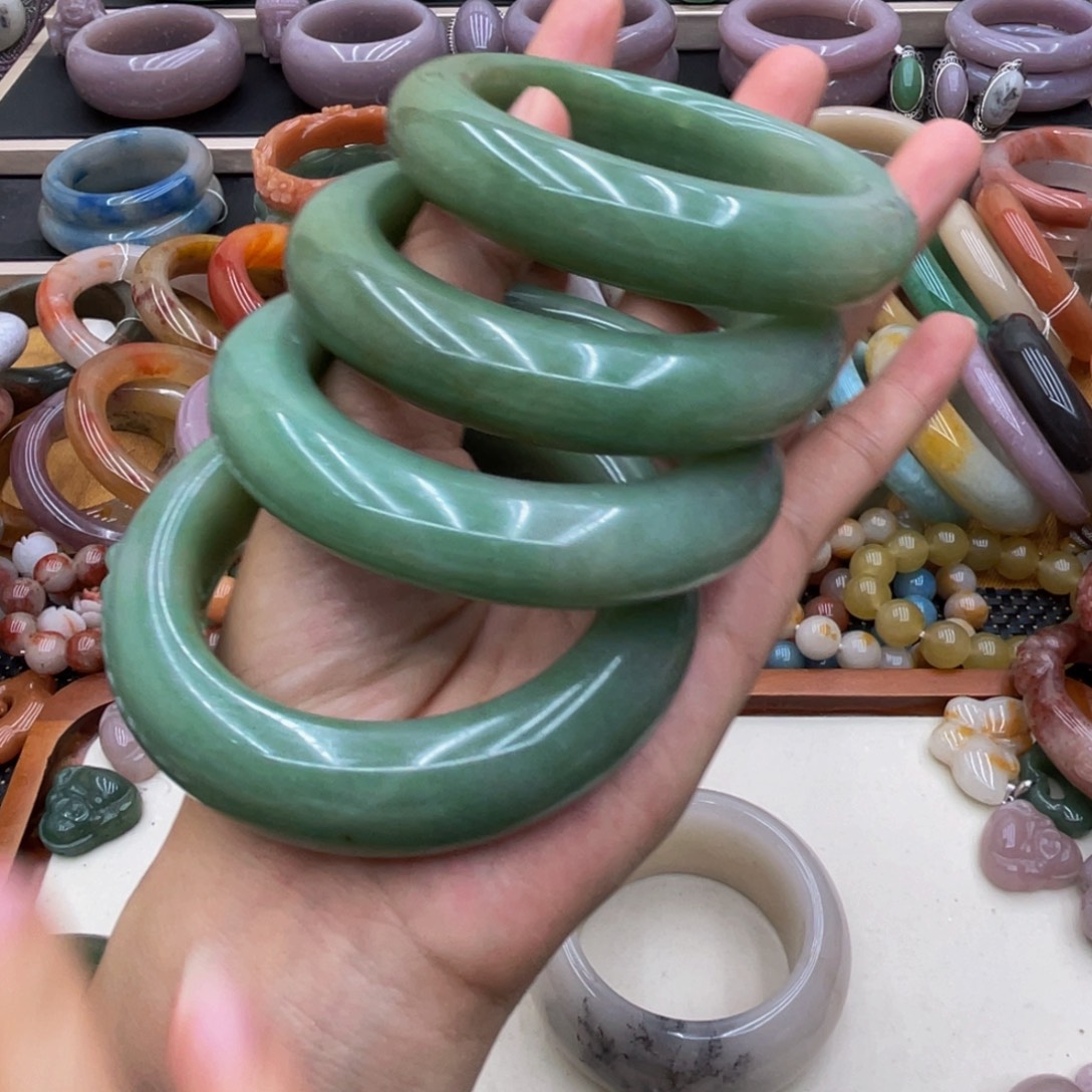 石英质玉圈口齐全未镶嵌