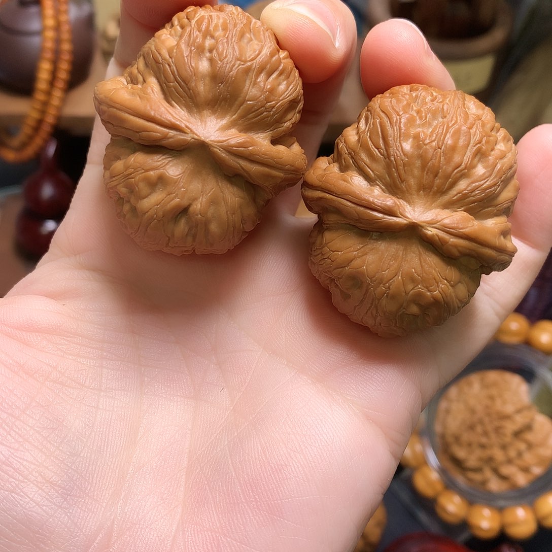 文玩核桃吊坠是***啊元宝43