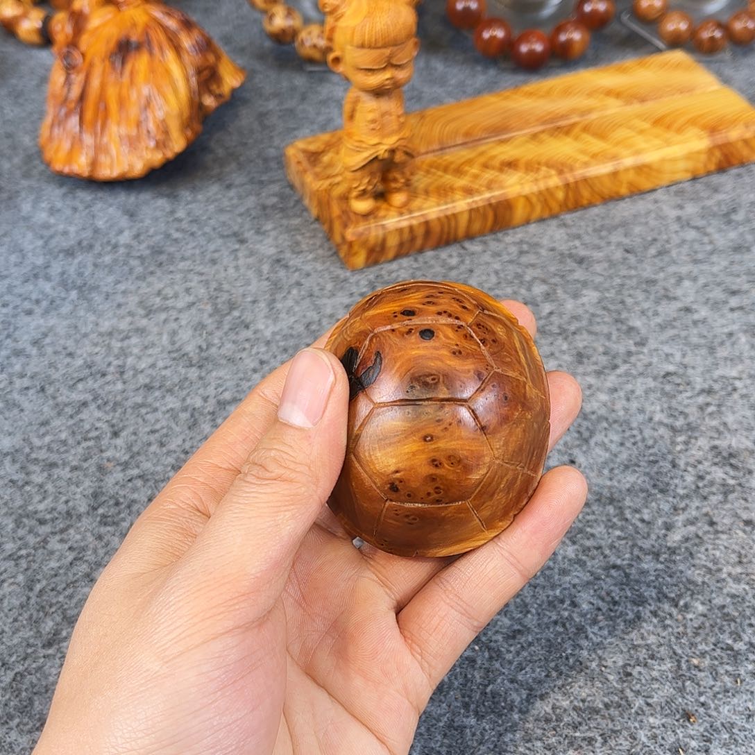 柏木（崖柏）精品把件炭化结油