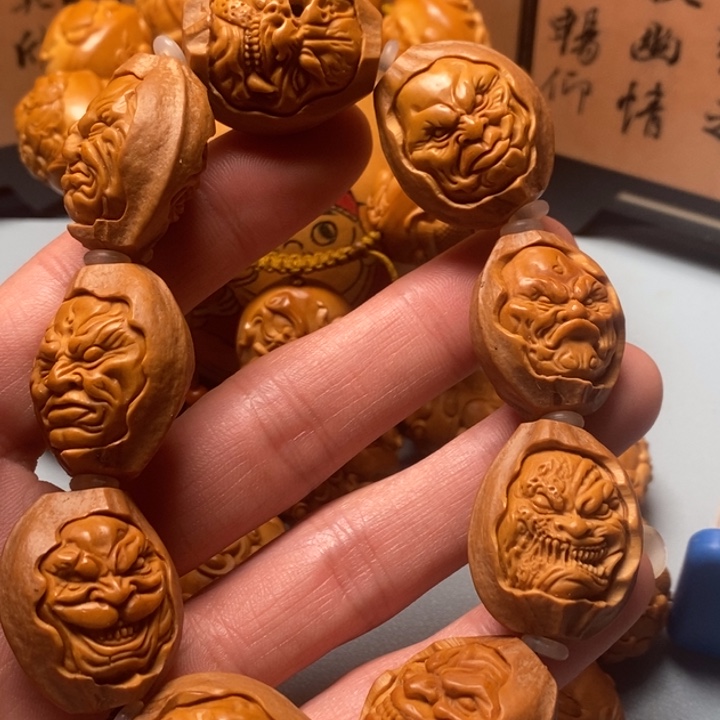 橄榄核手串橄榄核的颜色是