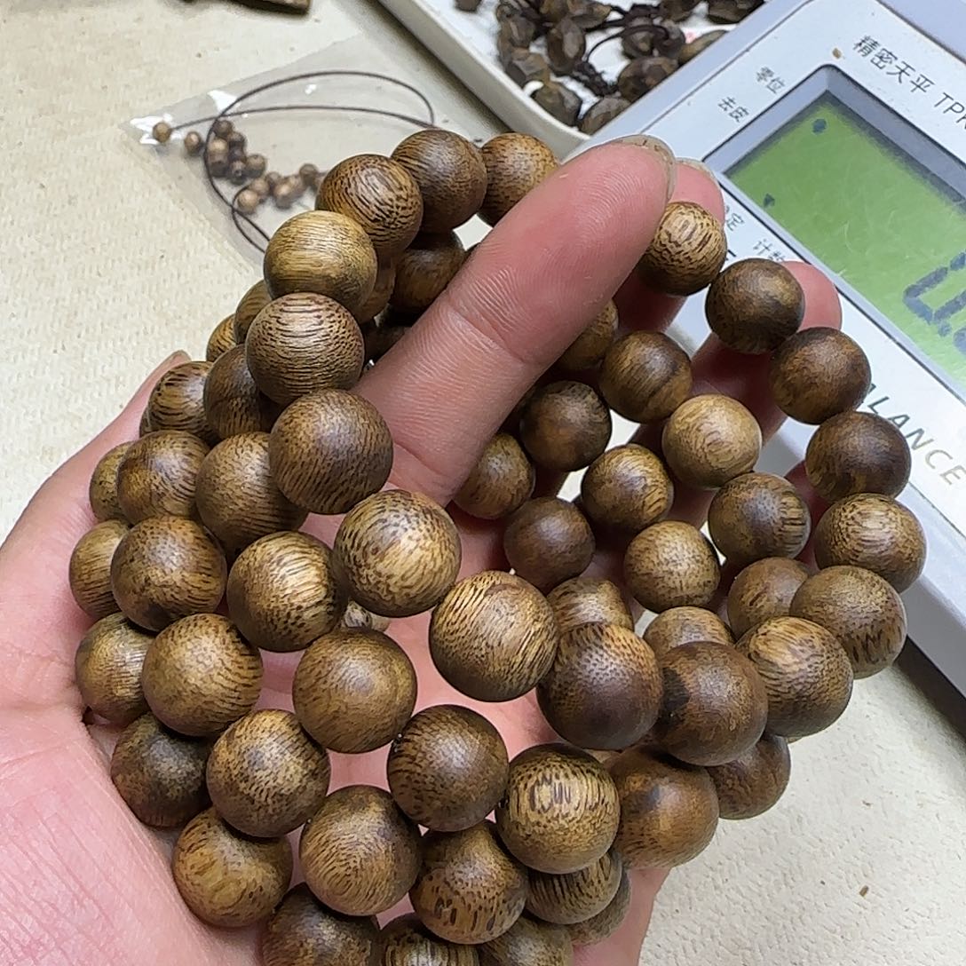 沉香沉香碎屑奇楠沉香圆珠单圈1.2-8g多样性发一条
