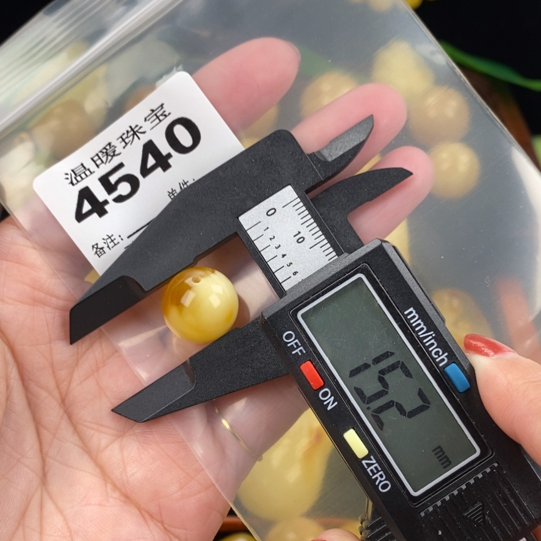 琥珀未镶嵌珠宝奇石裸石