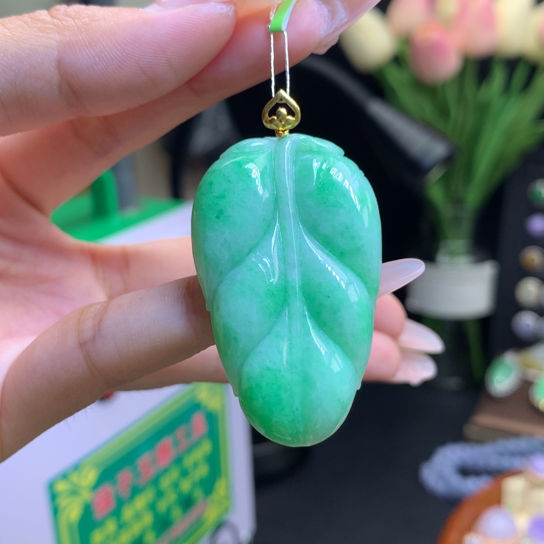 翡翠18K金镶嵌颈饰天然
