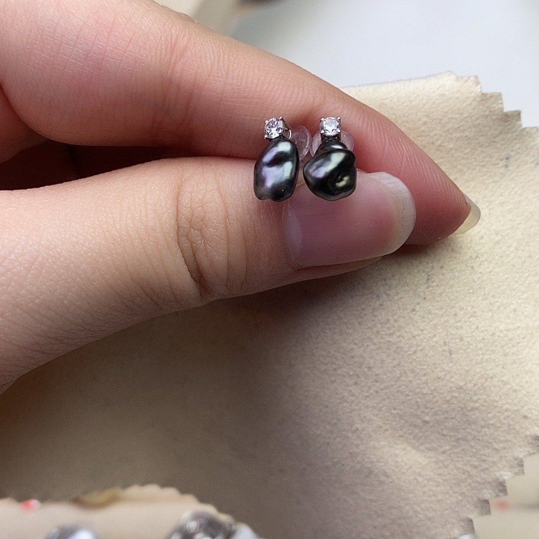 海水珍珠耳饰18K金镶嵌