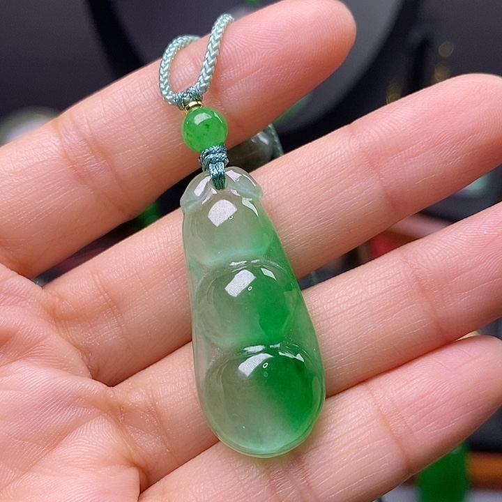 吊坠(赠链)未镶嵌翡翠