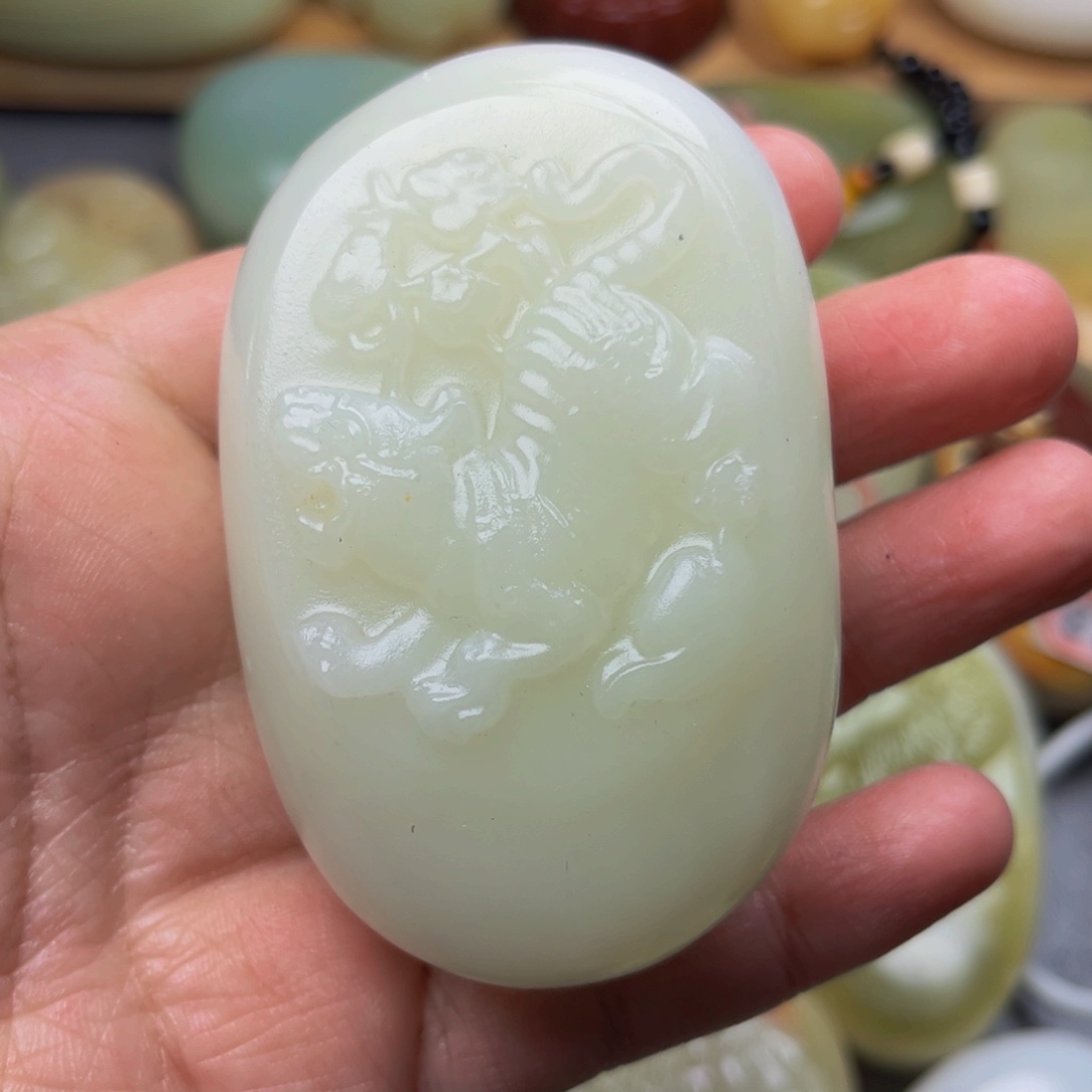 石材方解石手把件虎