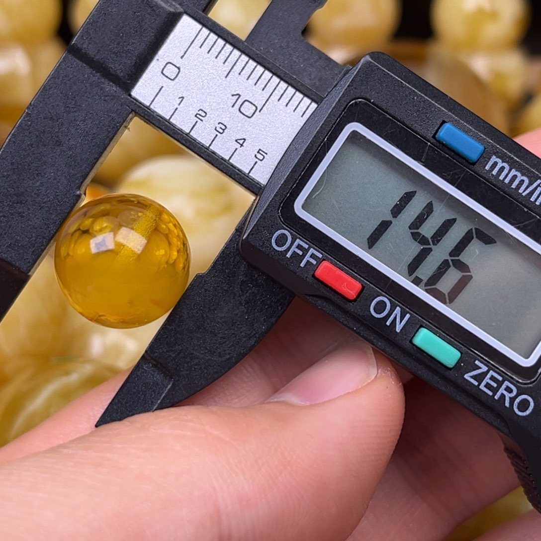 琥珀裸石未镶嵌蜜蜡