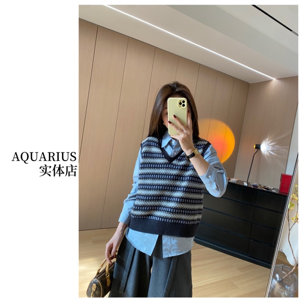 【AQUARIUS 】（学院风尚）学院风V领提花针织马甲➕衬衫91066