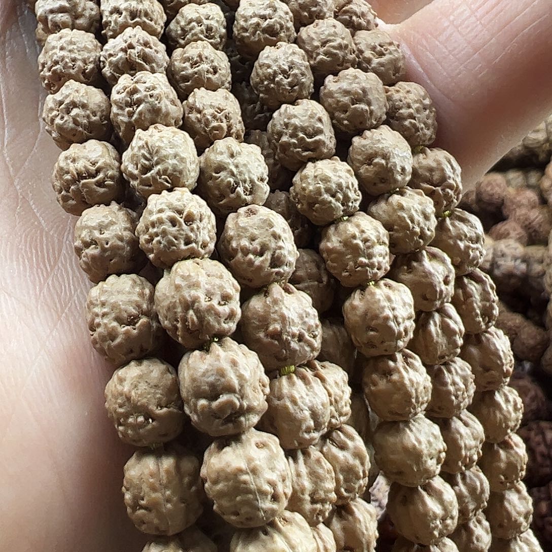 金刚菩提吊坠佛手，实心，高油高密，沉水