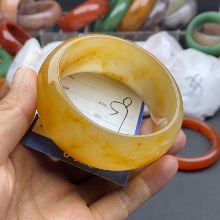 石英质玉手镯未镶嵌