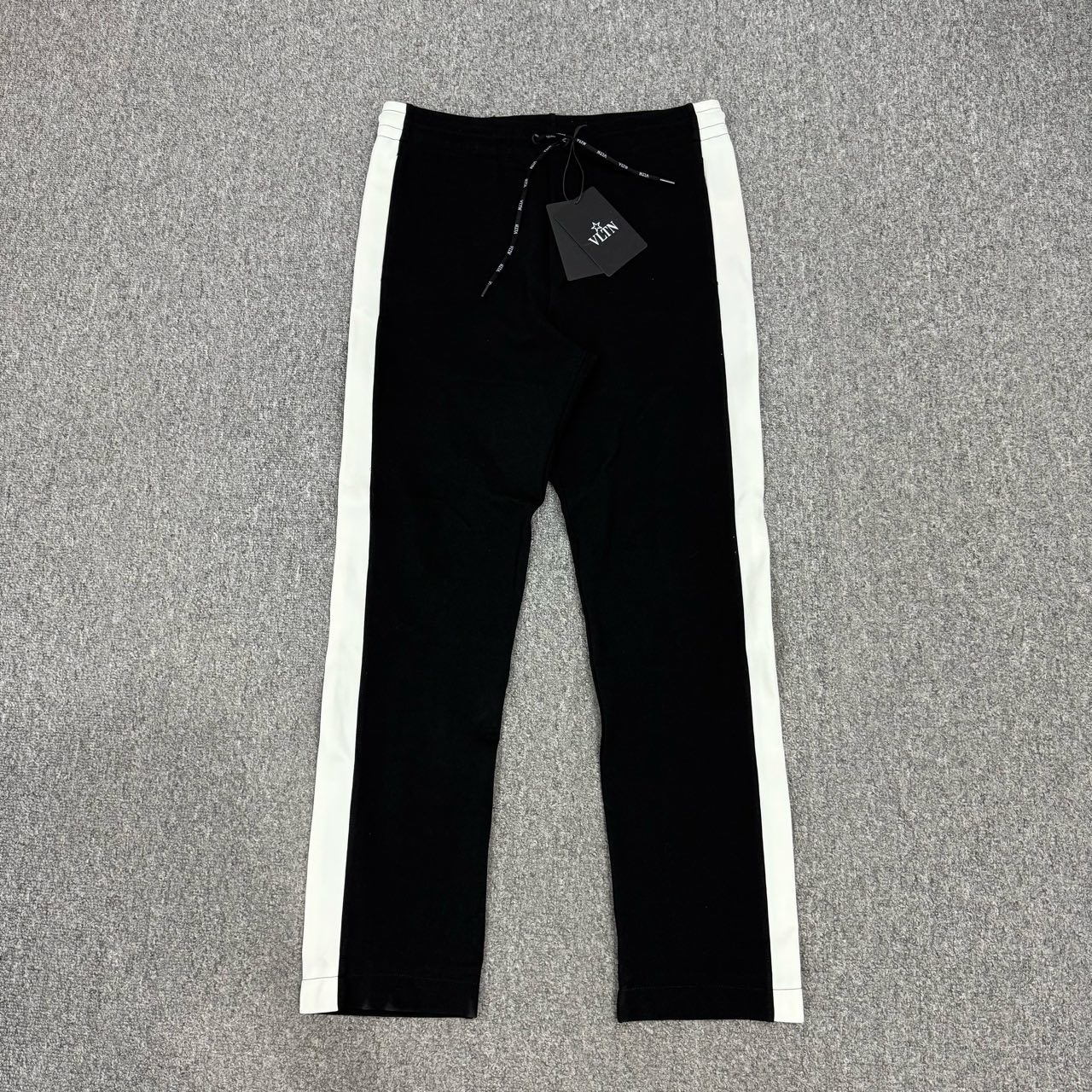 未使用 Valentino/华伦天奴 13674929 新款黑色侧边白条纹长裤L码