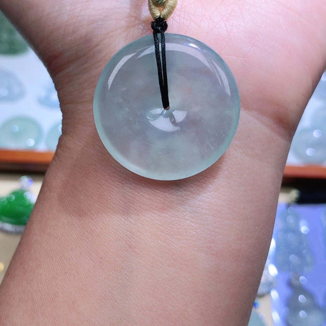 【闪购商品】翡翠颈饰未镶嵌平安扣