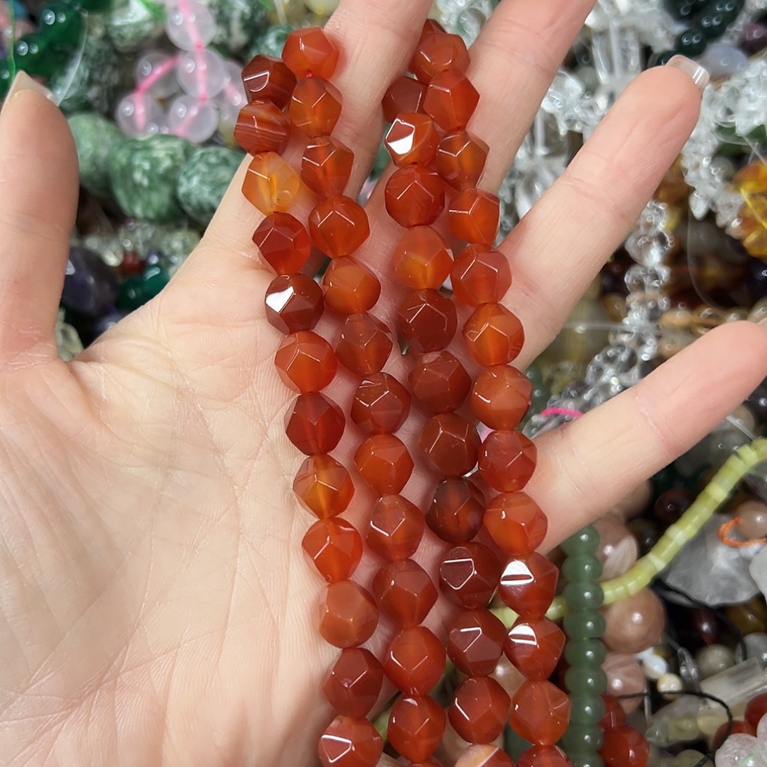 玛瑙/玉髓未镶嵌珠宝半成品，A级卡10柿子红玛瑙切面一条