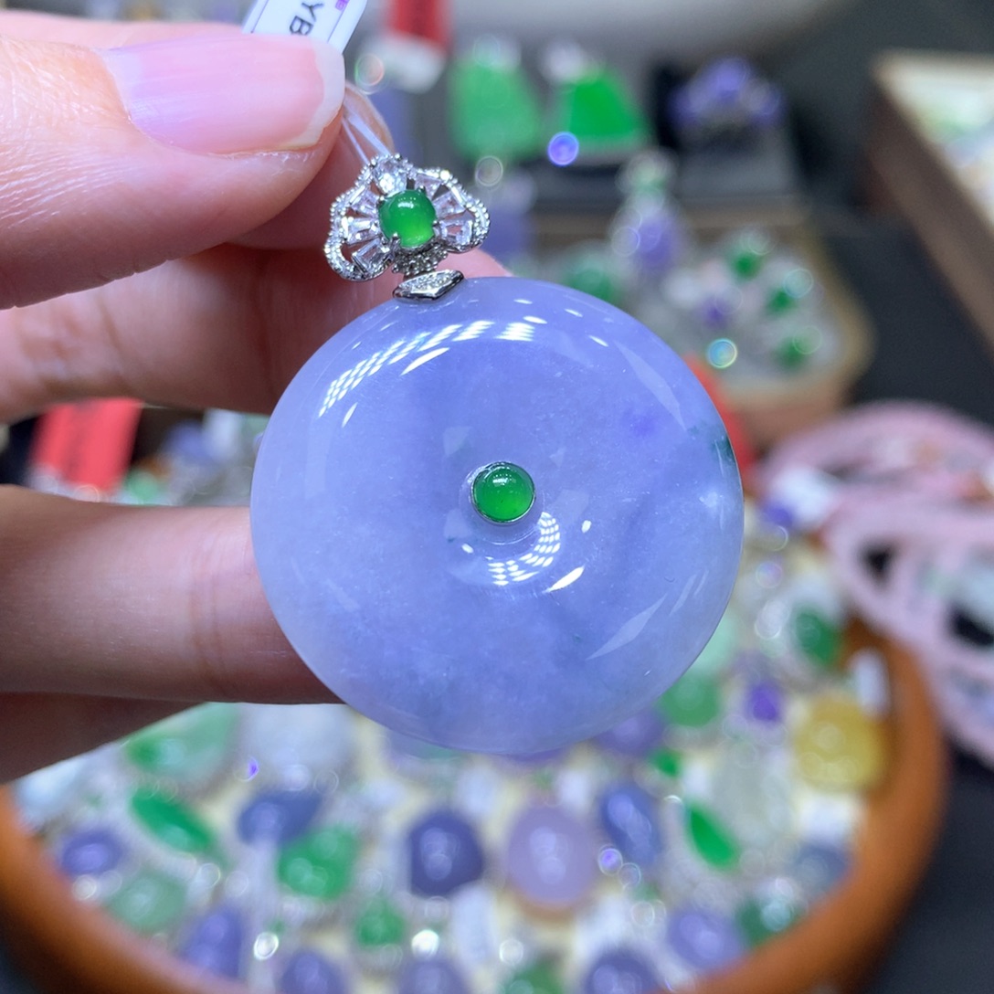 【闪购商品】翡翠颈饰18K金镶嵌翡翠吊坠项链