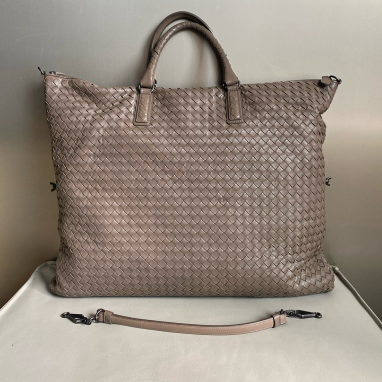 95新 BOTTEGA VENETA/葆蝶家 bv灰色全皮编织手提大号托特包zp197
