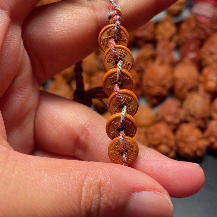 【闪购商品】橄榄核手串/手链清*五帝钱。