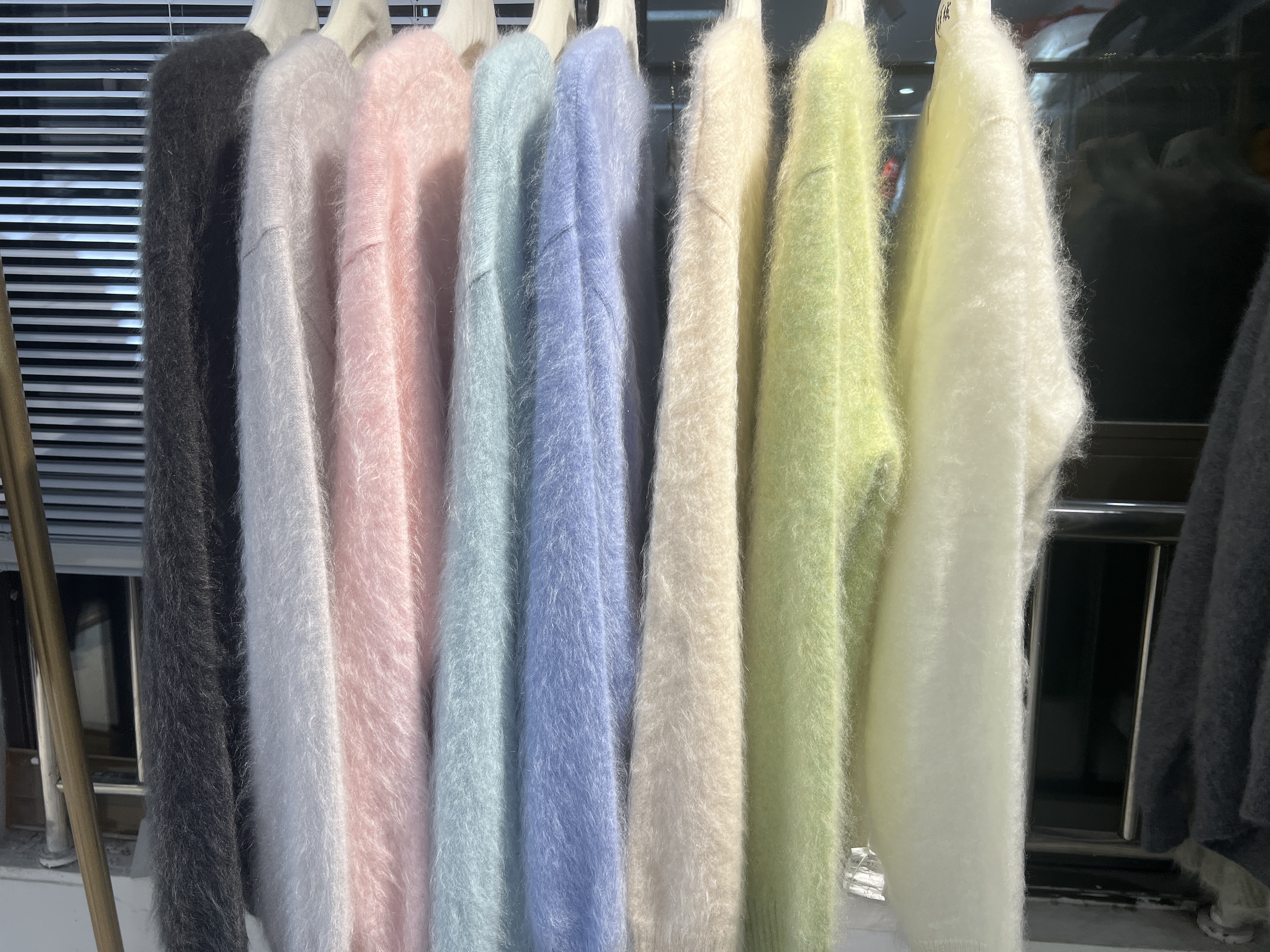 新款秋冬氛围感圆领上衣纯山羊绒拉绒毛衣