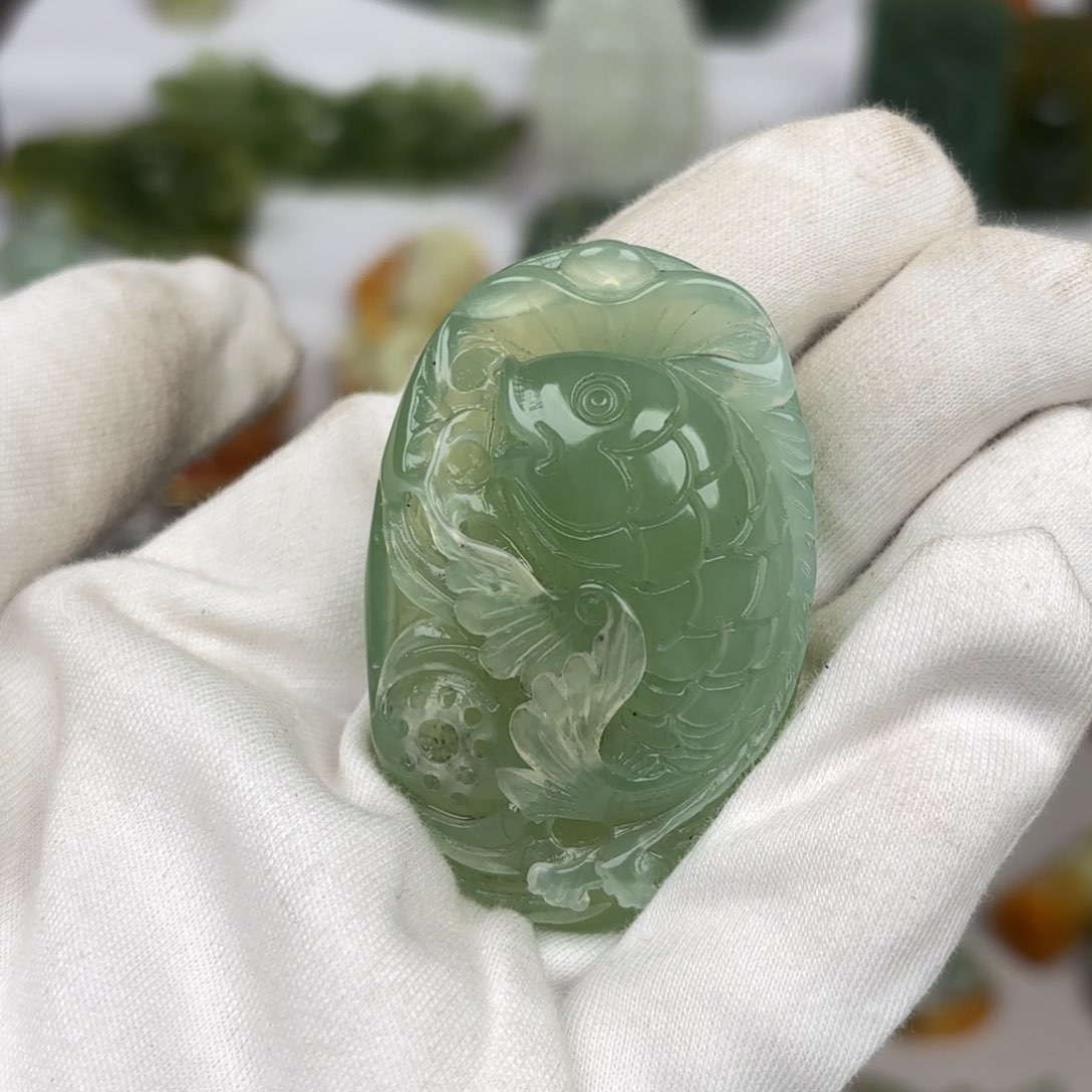 蛇纹石玉颈饰未镶嵌