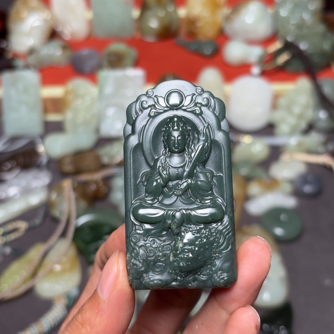 和田玉未镶嵌颈饰刘*七