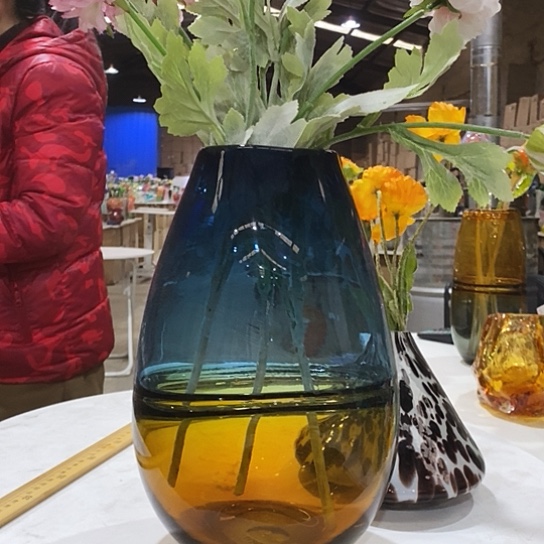 琉璃花瓶高38厘米口径8厘米